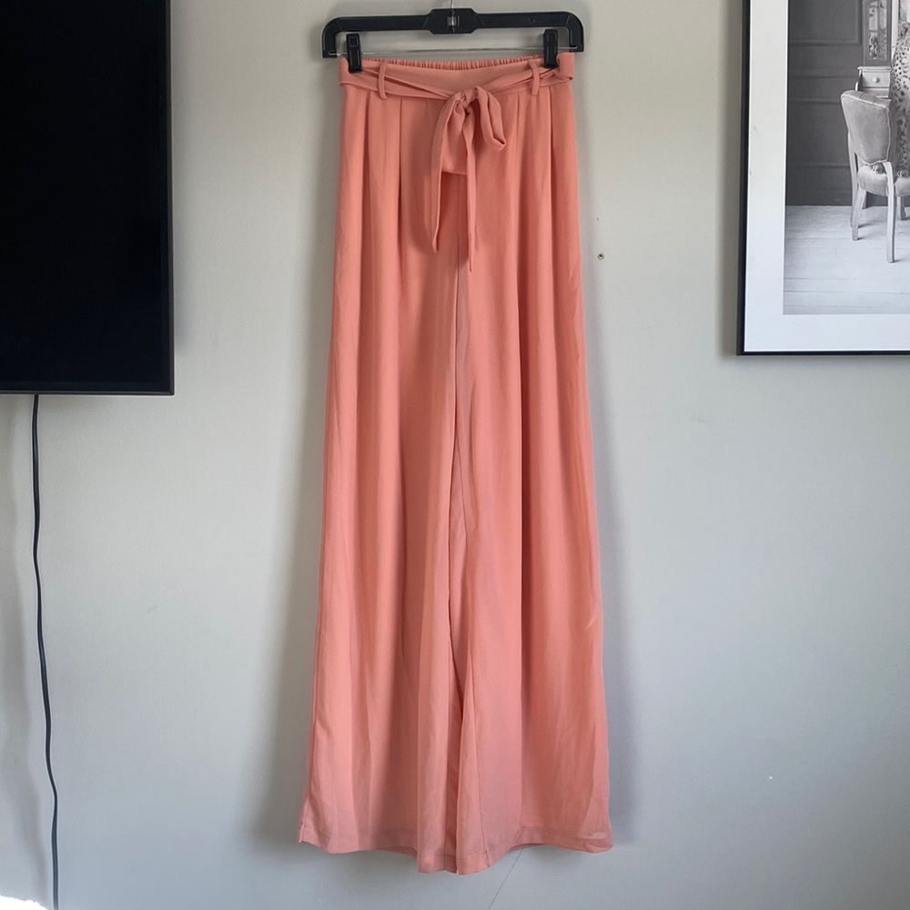 Worn one time, very comfortable, high waisted, float pants